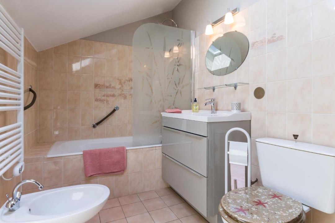 Photo of Bathroom in Varades