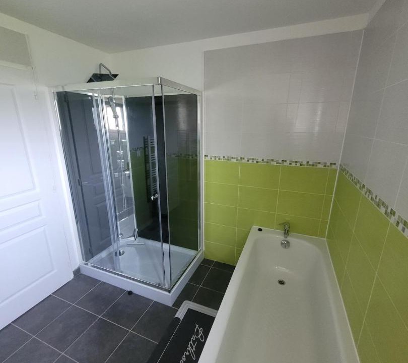 Photo of Bathroom in Guilmecourt