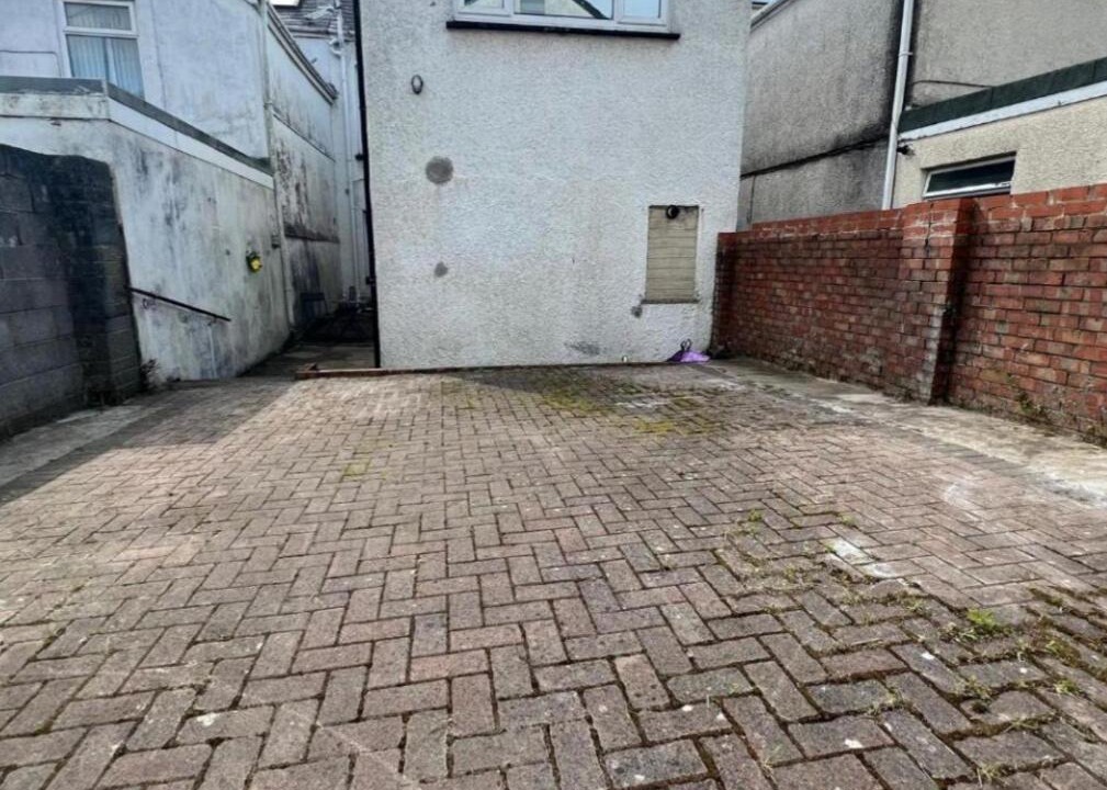 Photo of Others in Skewen