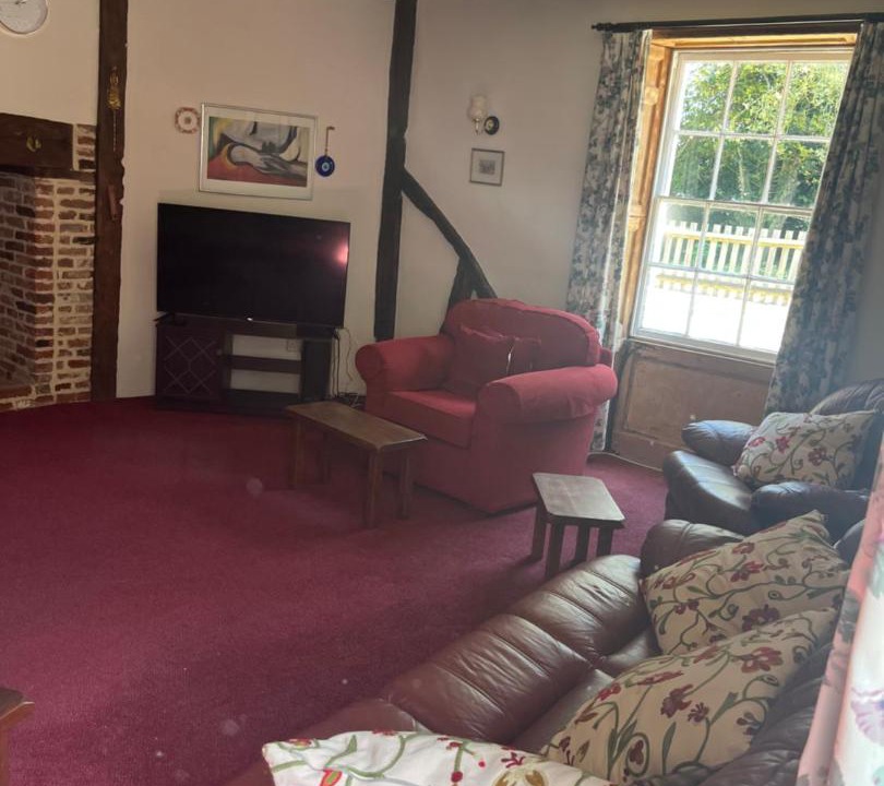 Photo of Livingroom in Sittingbourne