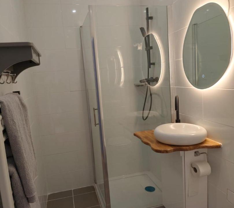 Photo of Bathroom in Saint-Appolinaire