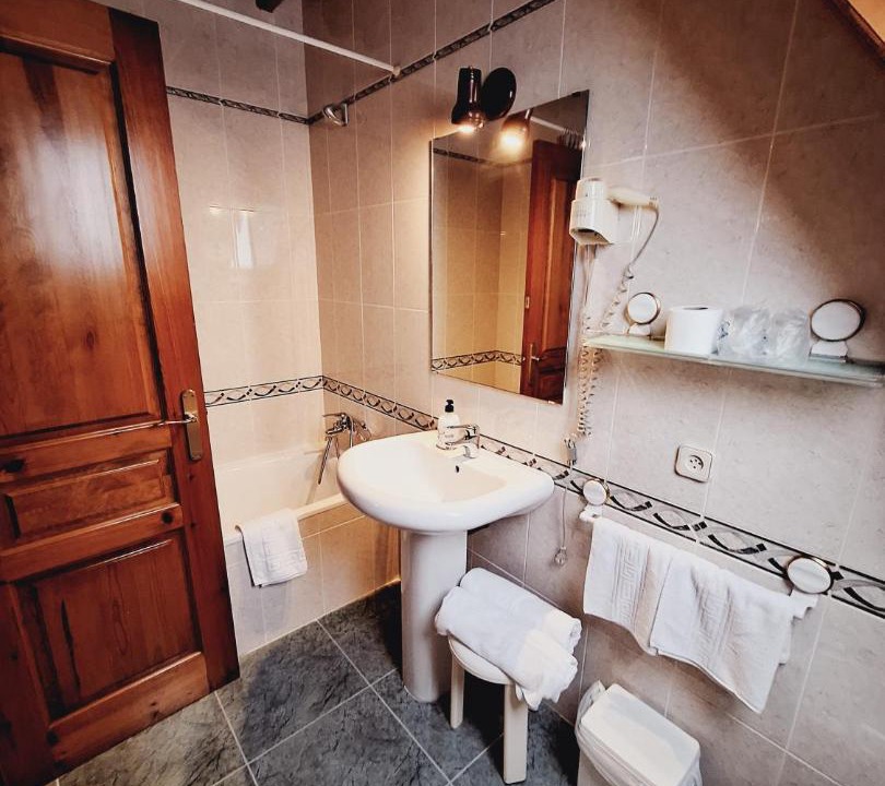 Photo of Bathroom in Aubert