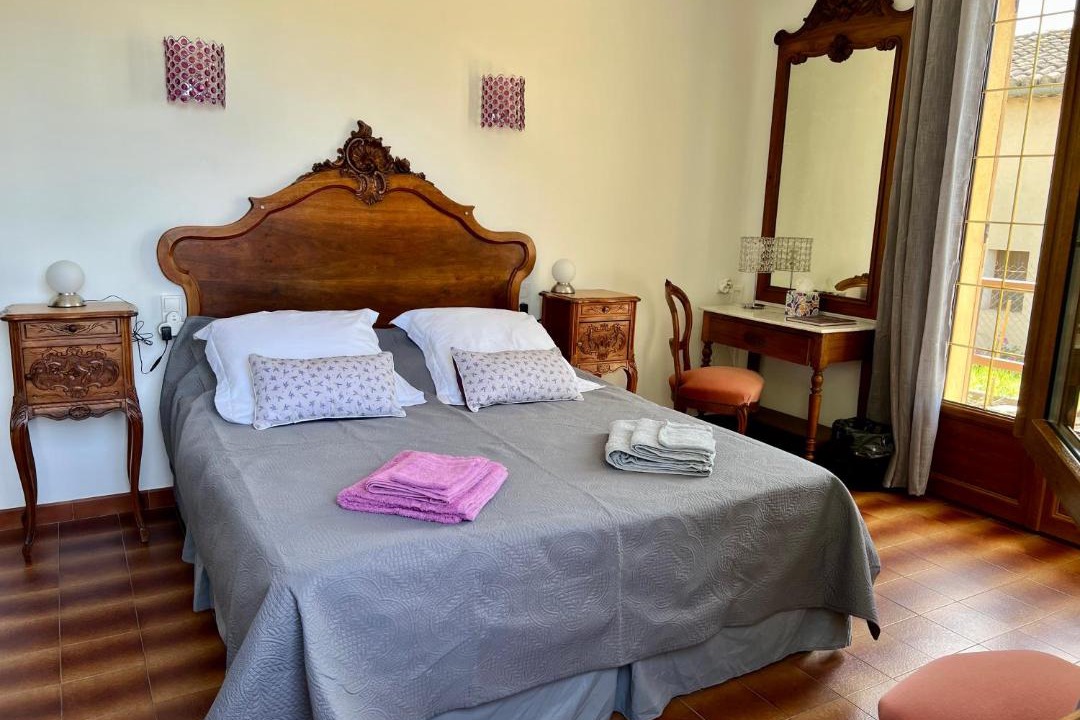 Photo of Bedroom in Caumont-sur-Durance