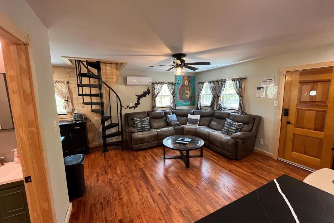 Photo of Others in Hawley