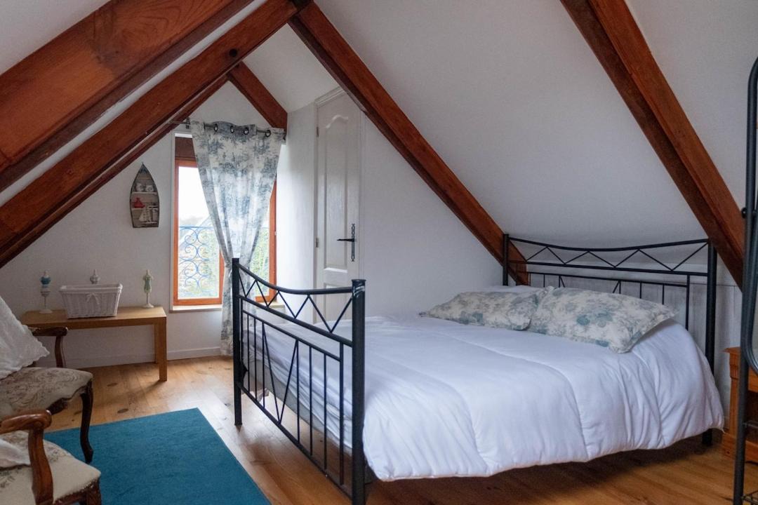 Photo of Bedroom in Bourbriac