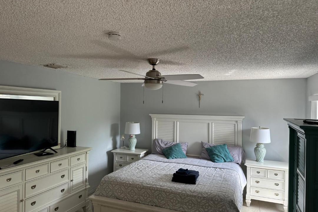 Photo of Bedroom in Kendale Lakes