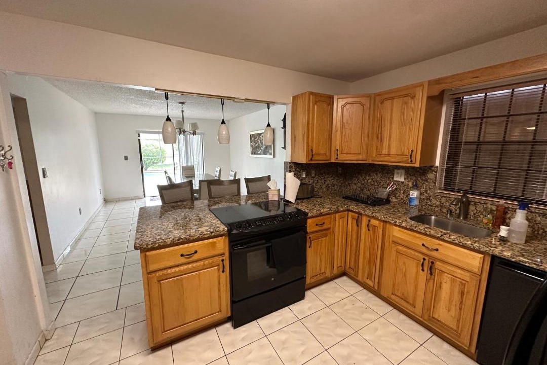 Photo of Kitchen in Kendale Lakes