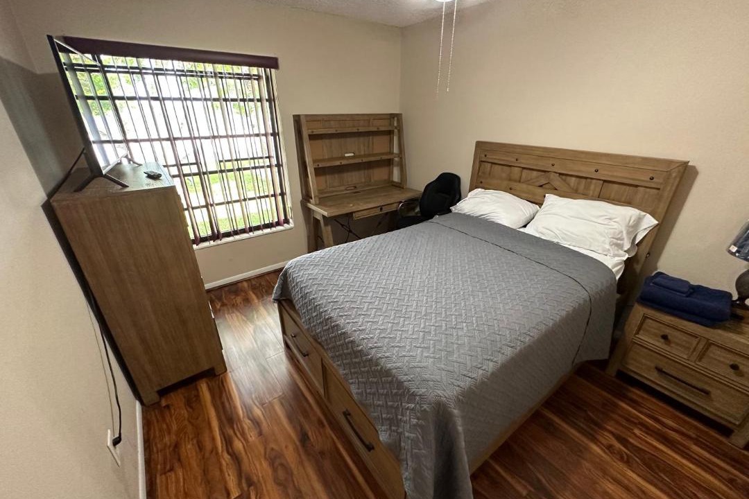 Photo of Bedroom in Kendale Lakes