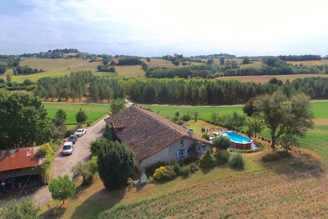 Photo of Others in Tombeboeuf