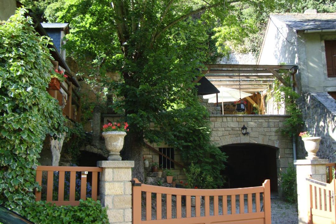 Photo of Buildings in Saint-Pierre-des-Tripiers