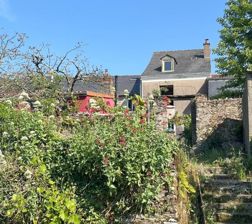 Photo of Others in Oudon