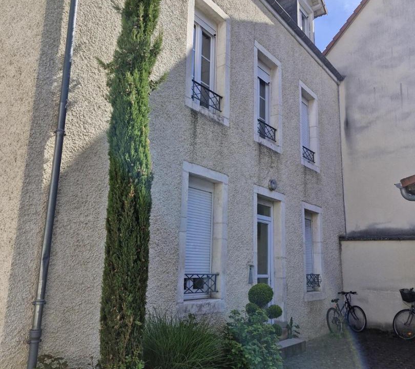 Photo of Others in Montchapet