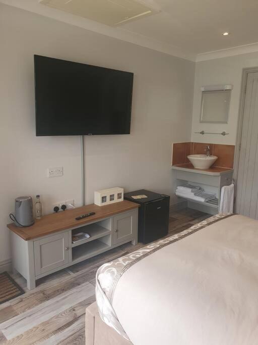 Photo of Others in Pegsdon