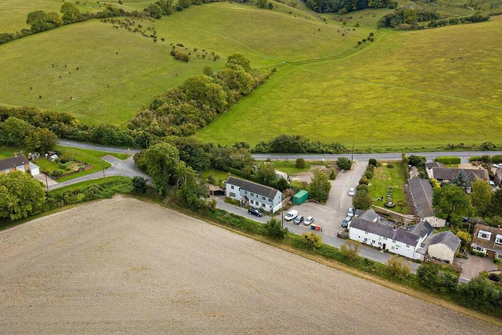 Photo of Others in Pegsdon