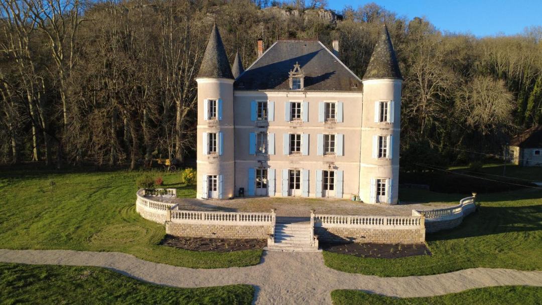 Photo of Others in Martel