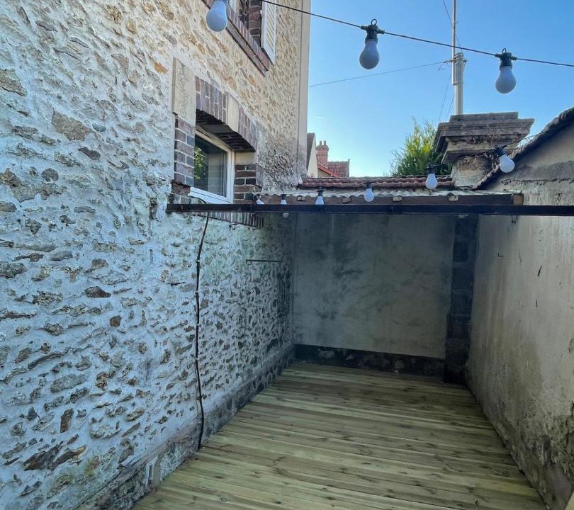 Photo of Patio Balcony in La Ferte-Gaucher
