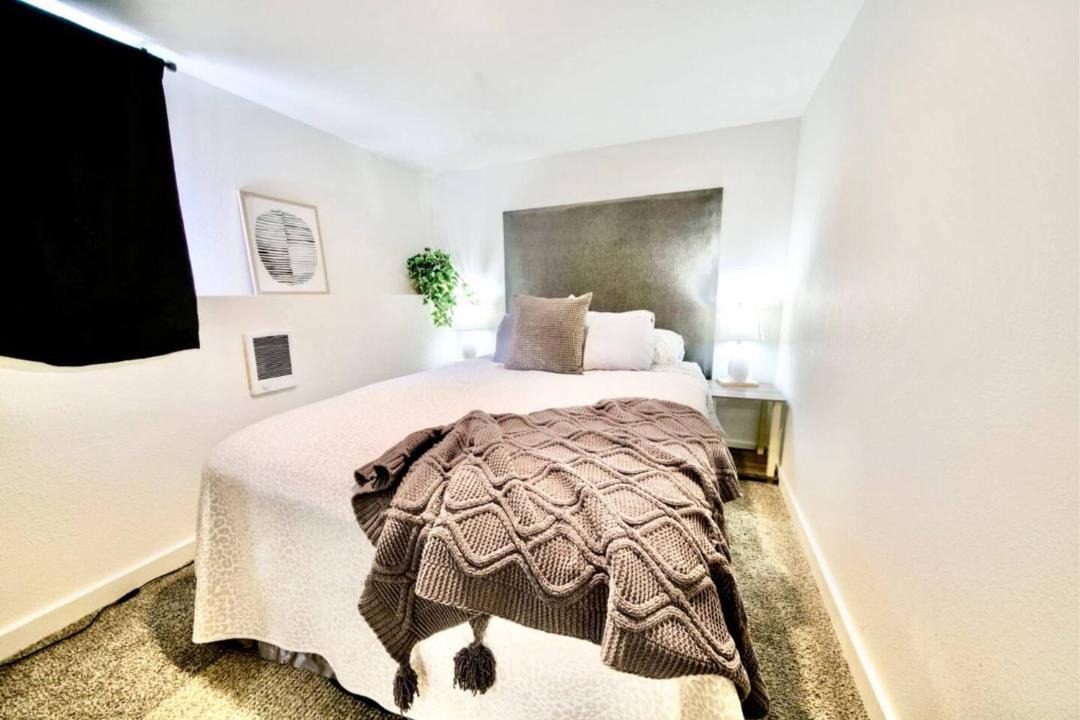 Photo of Others in Albany