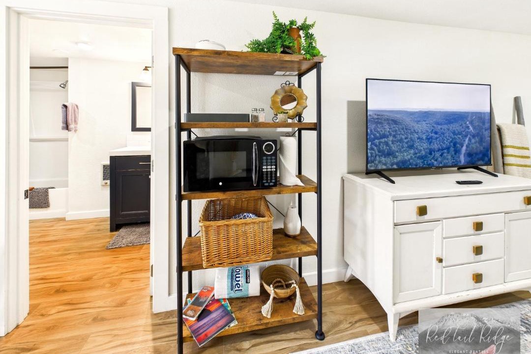 Photo of Others in Albany