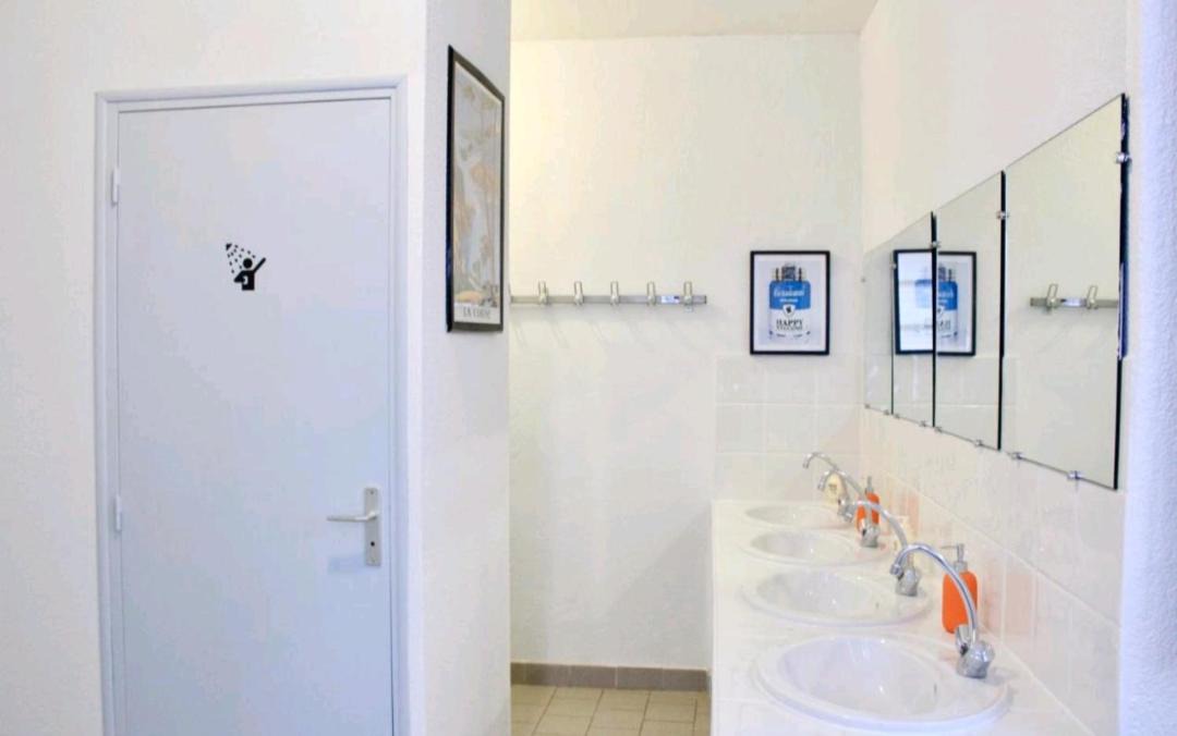 Photo of Others in Olivese