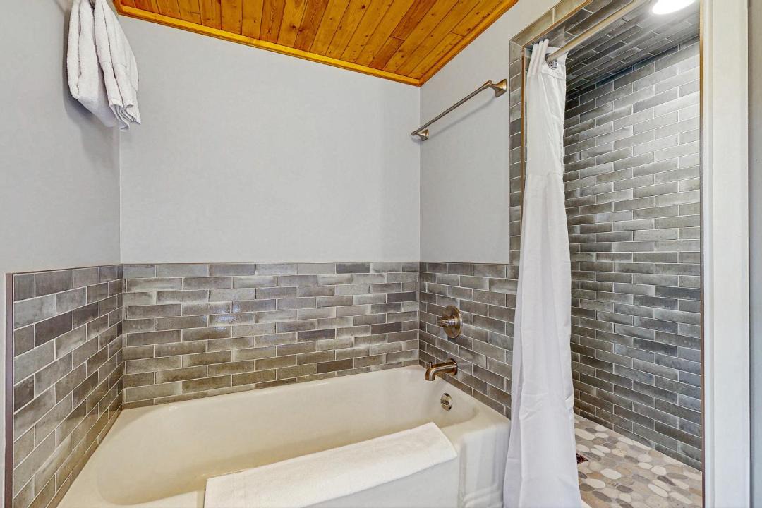 Photo of Bathroom in Neahkahnie Beach