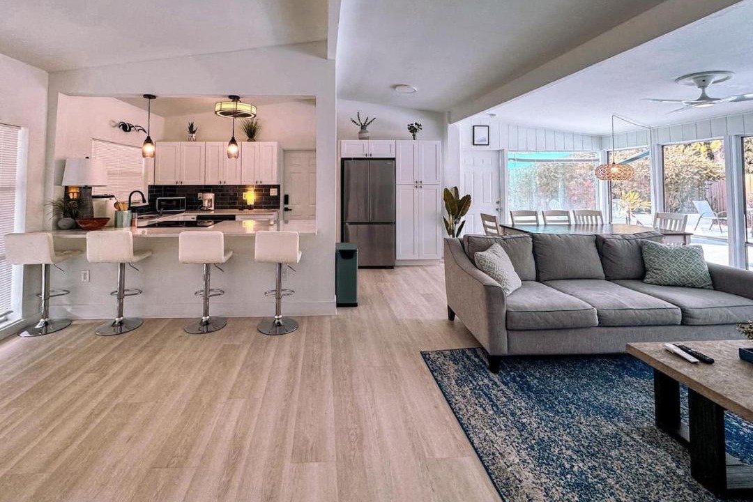 Photo of Others in Lake Underhill