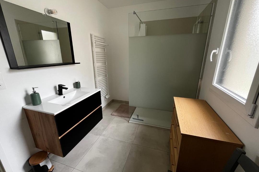 Photo of Bathroom in Barbeville