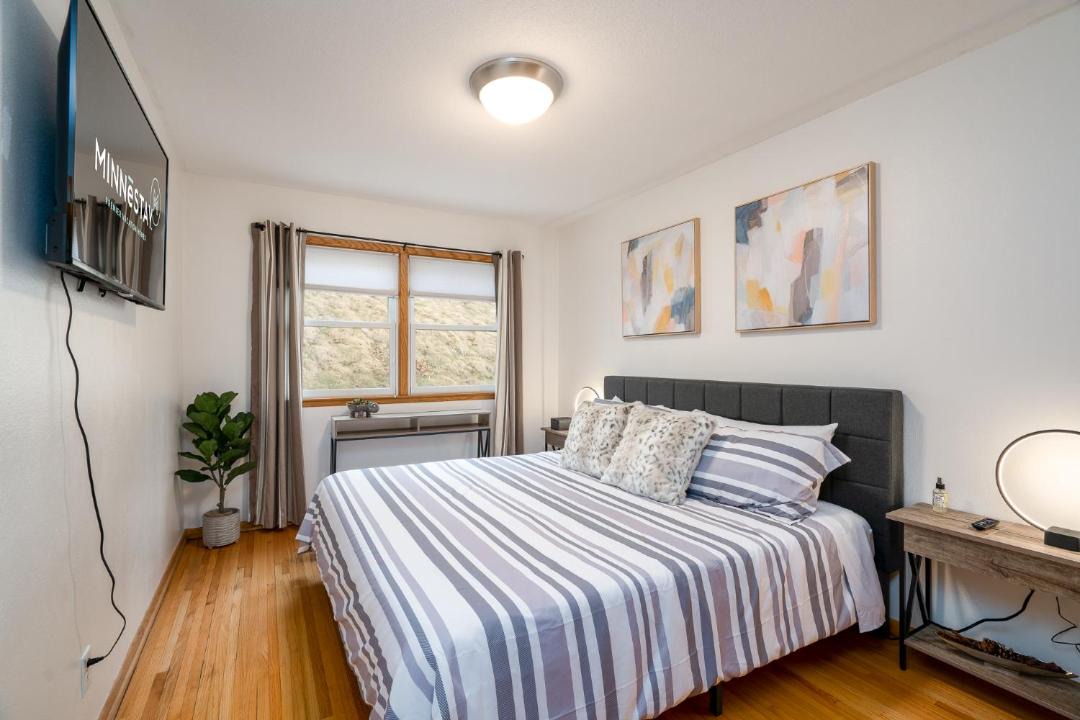 Photo of Bedroom in Linden Hills