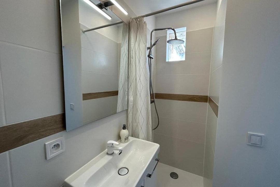 Photo of Bathroom in Pantin