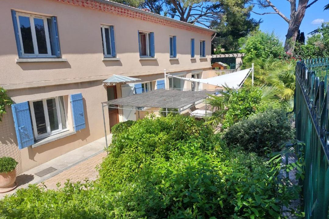 Photo of Others in Tulette