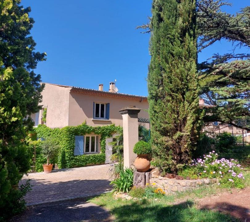 Photo of Others in Tulette