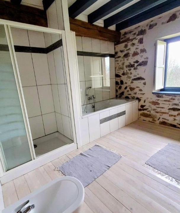 Photo of Bathroom in Savignac-Ledrier