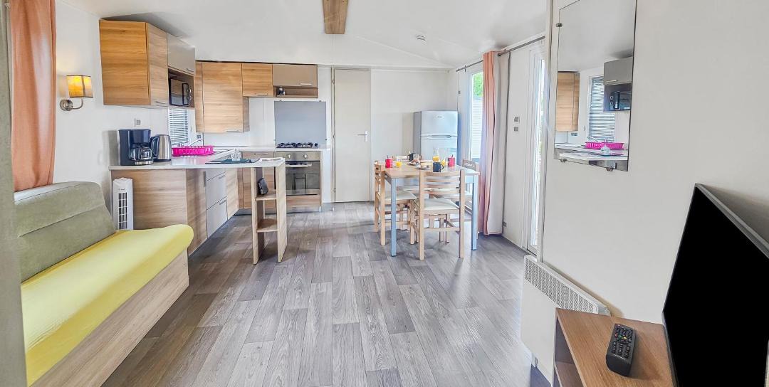 Photo of Others in Litteau