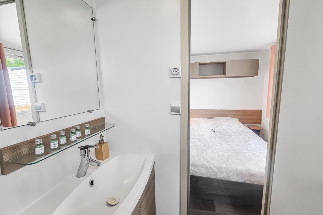 Photo of Others in Litteau