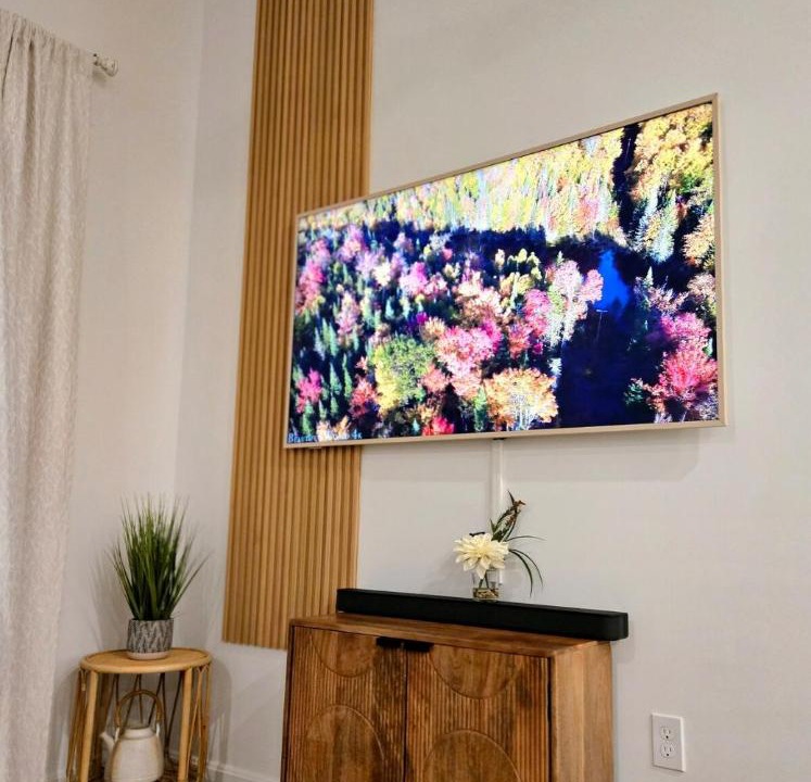 Photo of Livingroom in East Lawrence