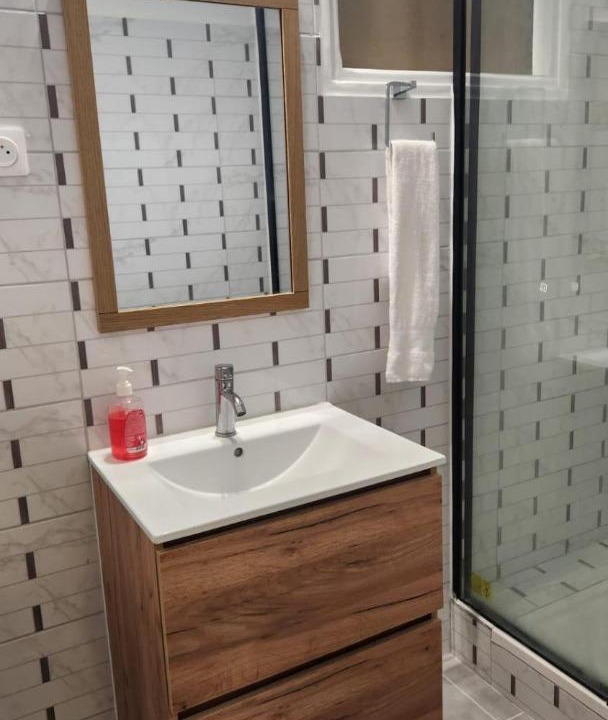 Photo of Bathroom in Stains