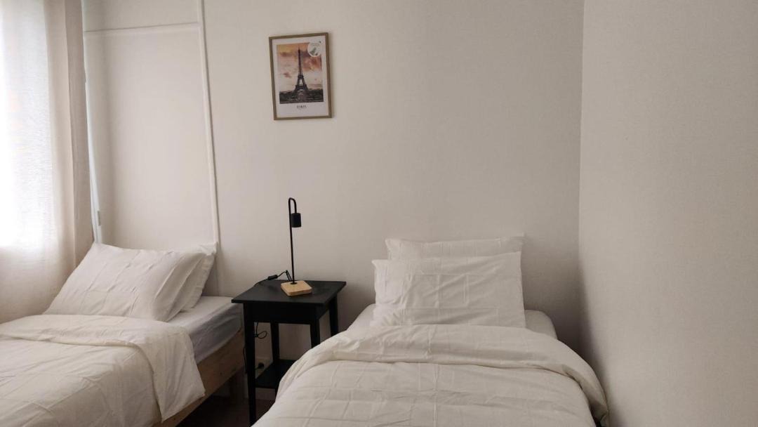 Photo of Bedroom in Stains