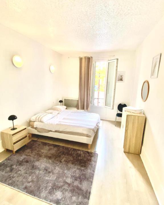 Photo of Bedroom in Gennevilliers