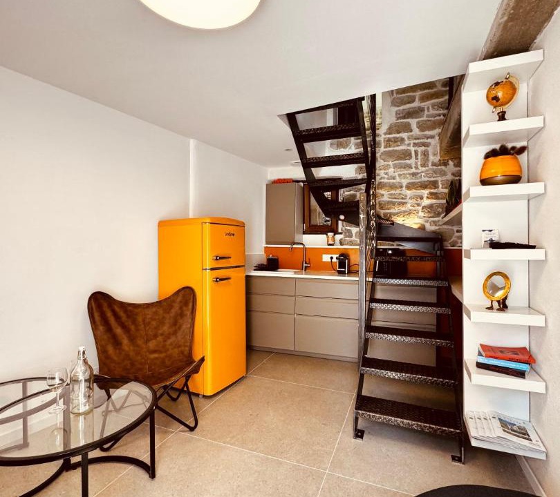 Photo of Others in Aigne