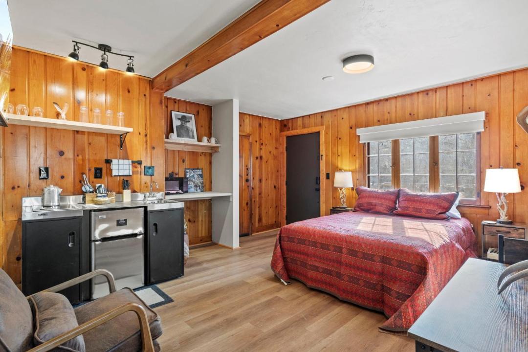 Photo of Bedroom in Colorado Springs