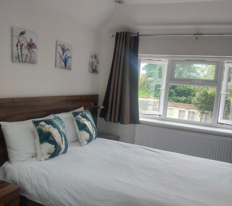 Photo of Bedroom in Langley Marish