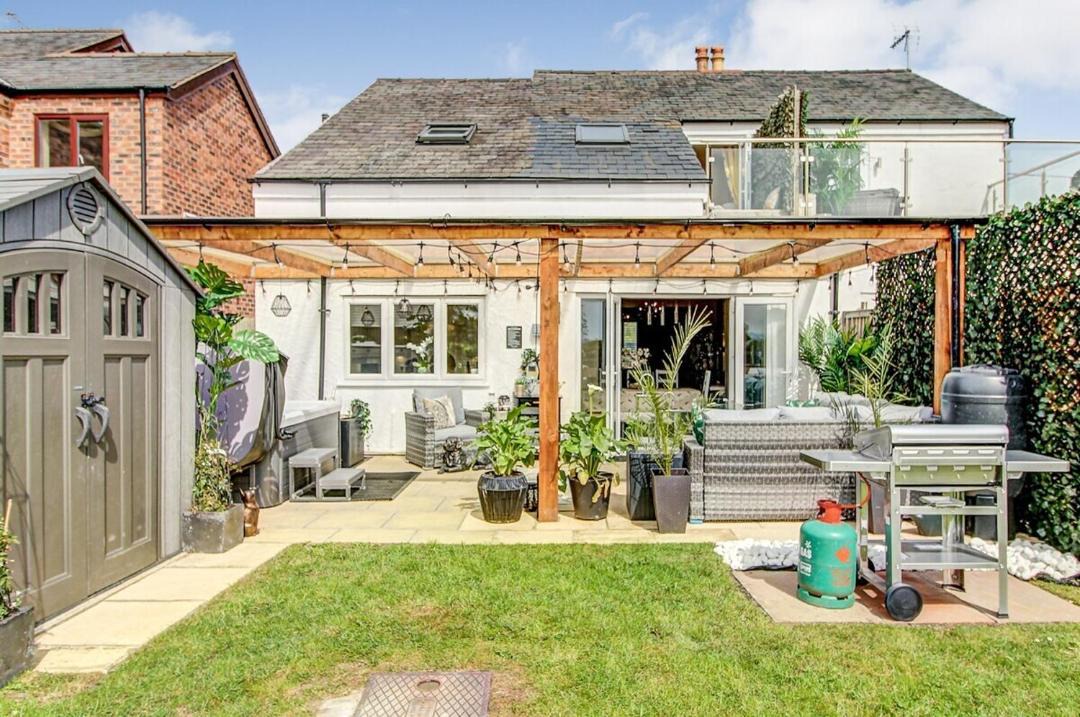 Photo of Others in Hoole