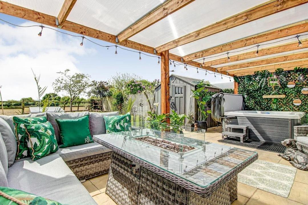 Photo of Others in Hoole