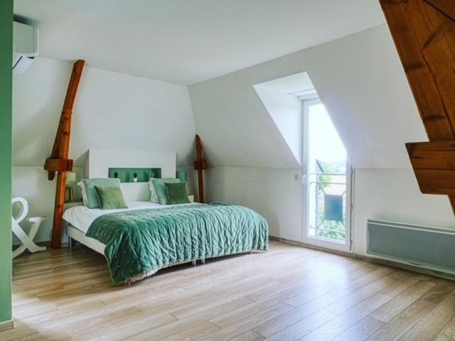 Photo of Bedroom in Saint-Saturnin