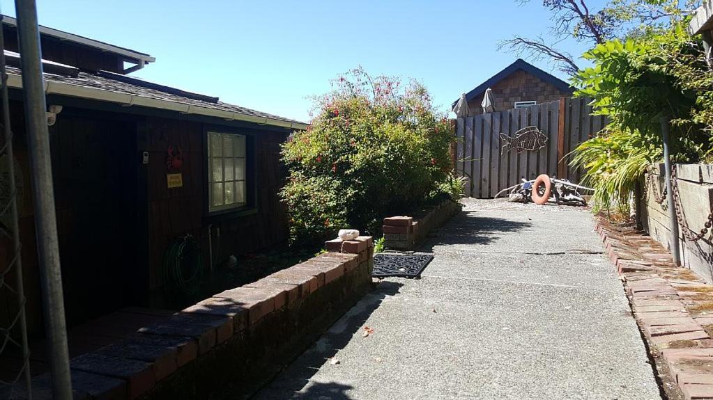 Photo of Others in Burley