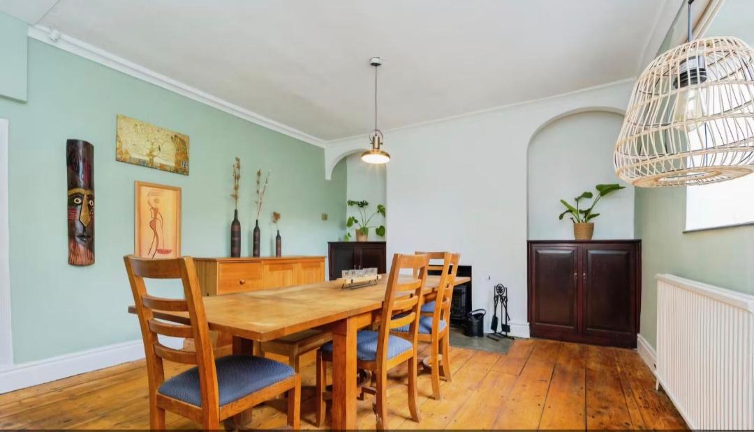 Photo of Others in Ashton-under-Lyne