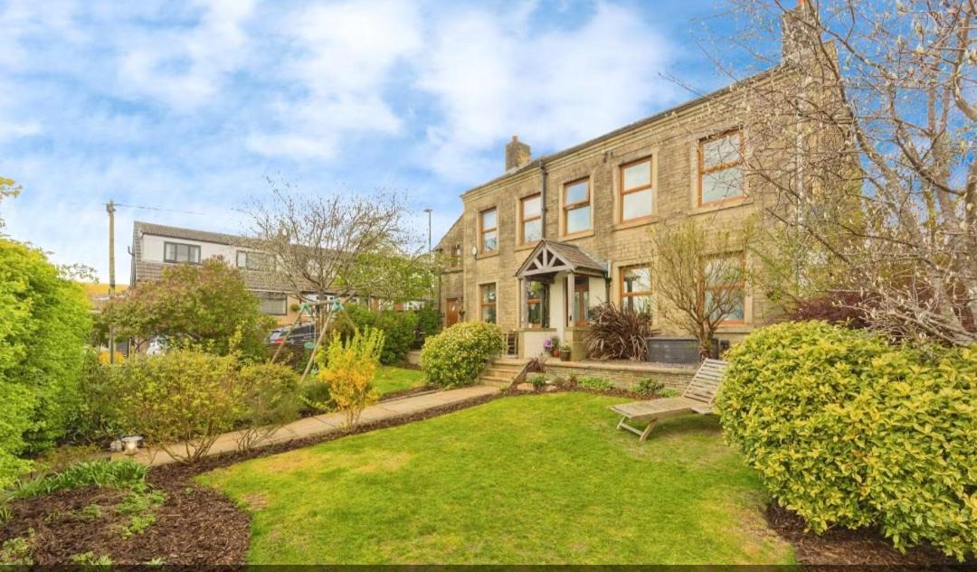 Photo of Others in Ashton-under-Lyne