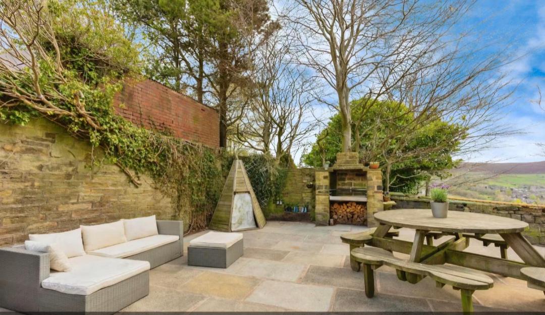 Photo of Others in Ashton-under-Lyne