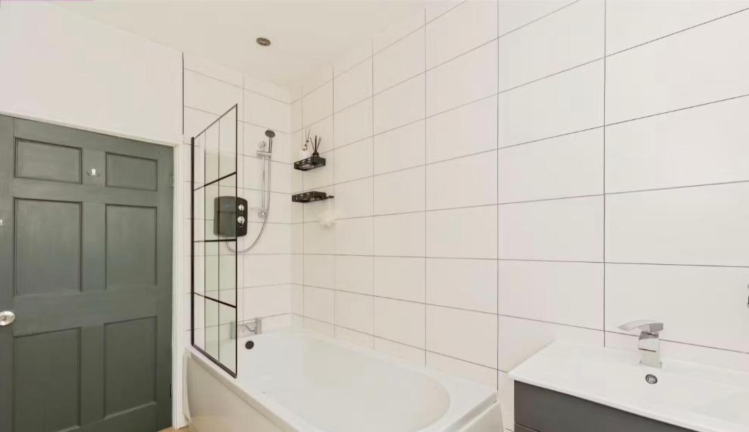 Photo of Bathroom in Ashton-under-Lyne