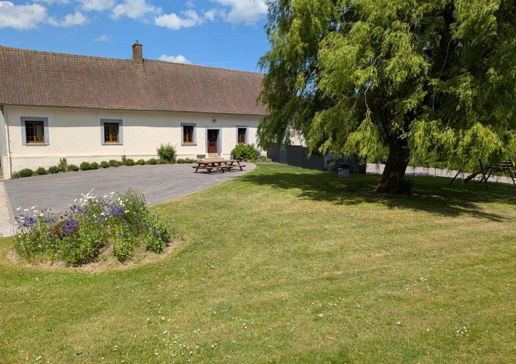 Photo of Others in Menneville