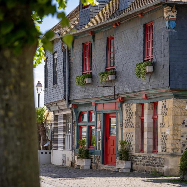 Photo of Buildings in Enclos